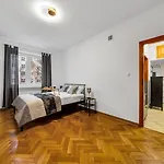 Apartmán Mokotow - 56m2, Metro Nearby - By Rentujemy